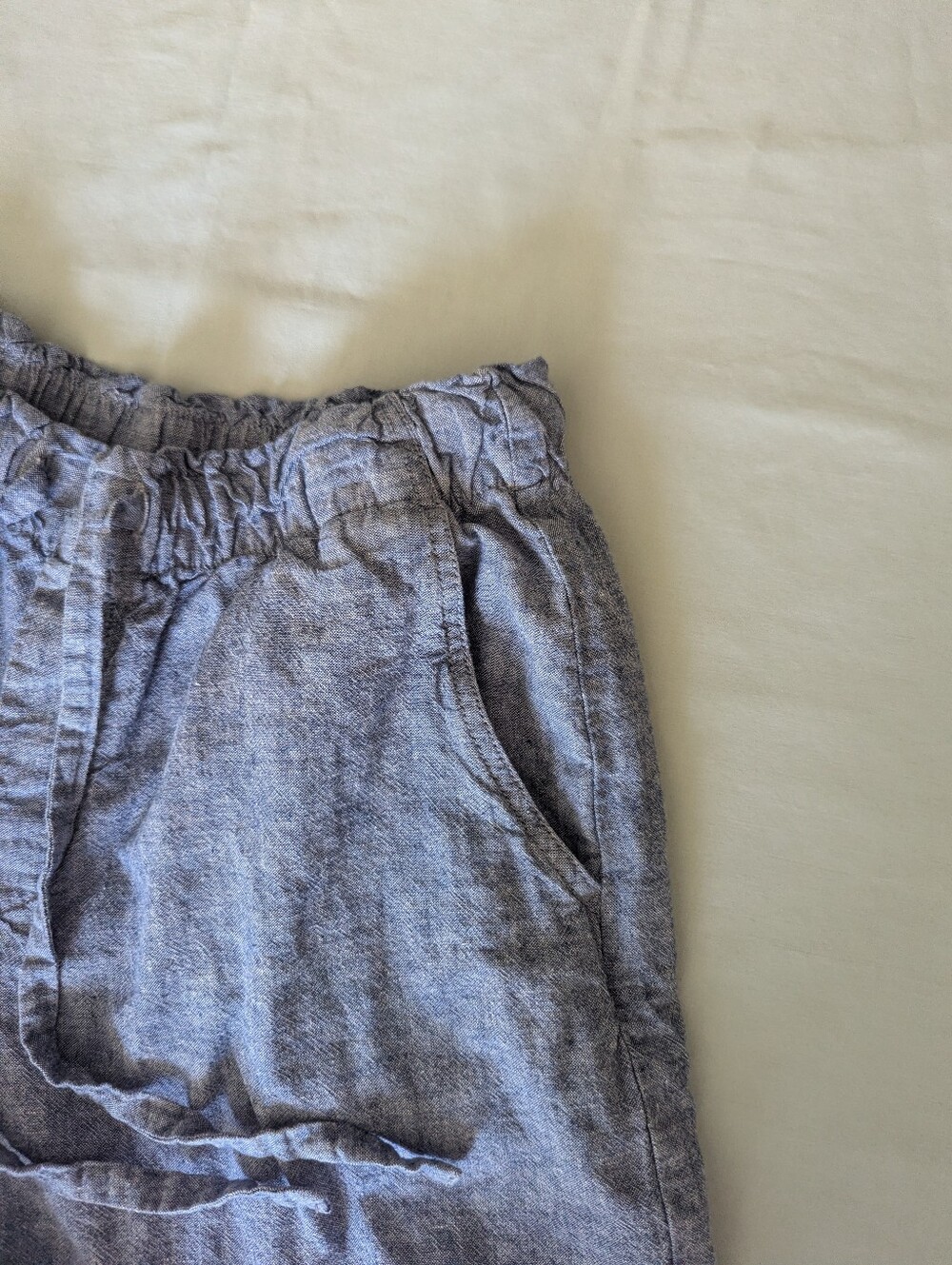Uniqlo Chambray Elastic Waist Linen Cotton Shorts - Picture 4 of 7